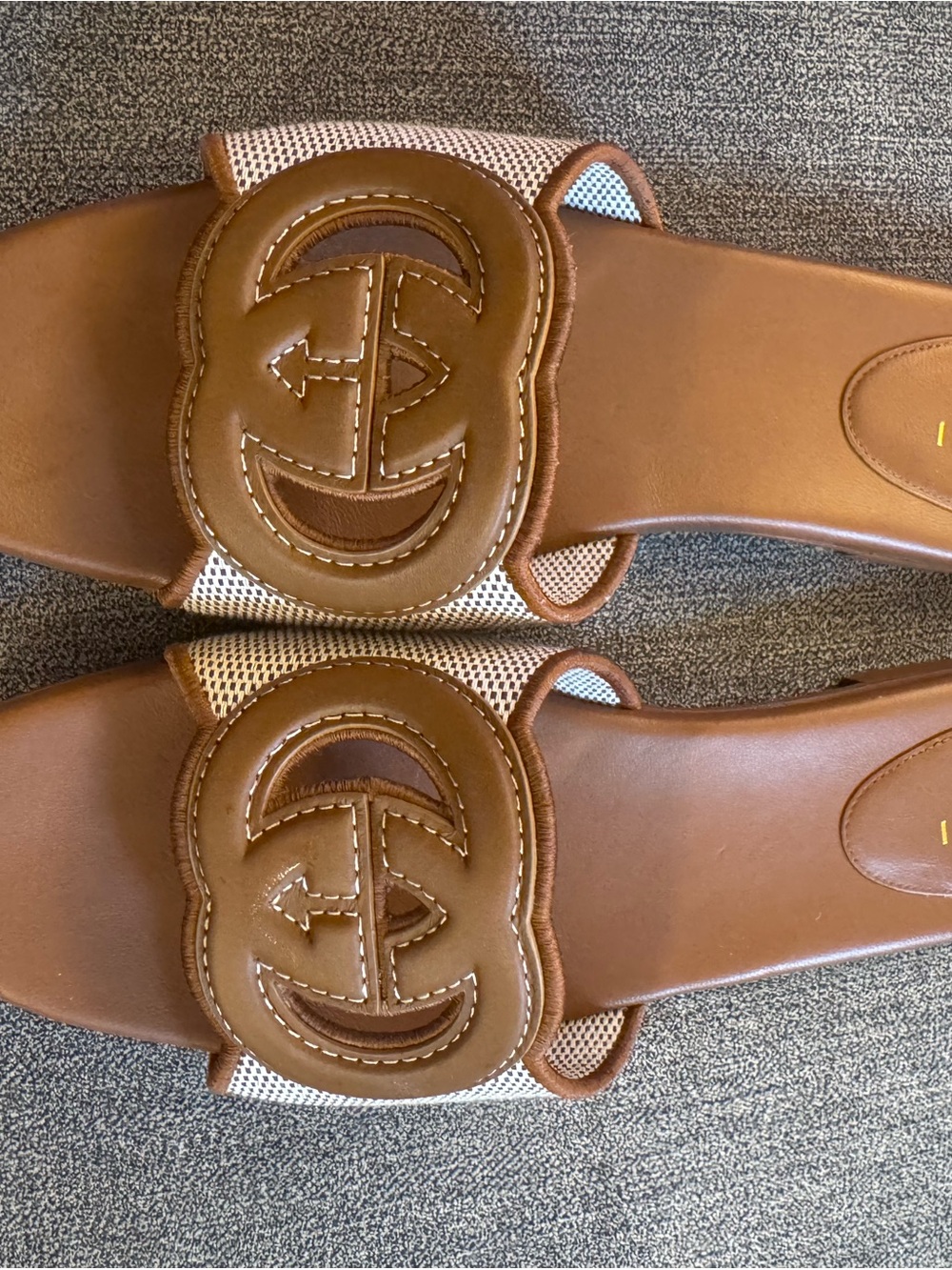 Gucci Interlocking G Sandals - Picture 2 of 6